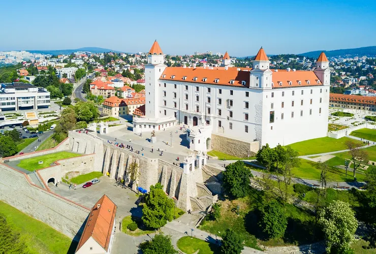 此張城堡空拍照，取自晴天旅遊官網