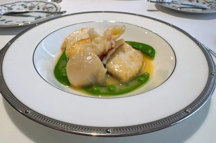 綜合海鮮佐奶油燉菠菜