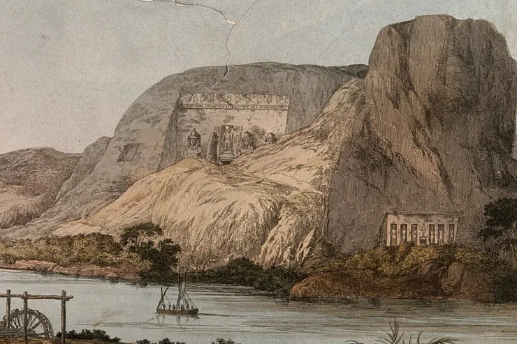 當年的阿布辛貝大、小神廟,以及從山頂傾斜向下的巨大沙坡。Coloured etching by A. Aglio, 1820, after G. Belzoni.