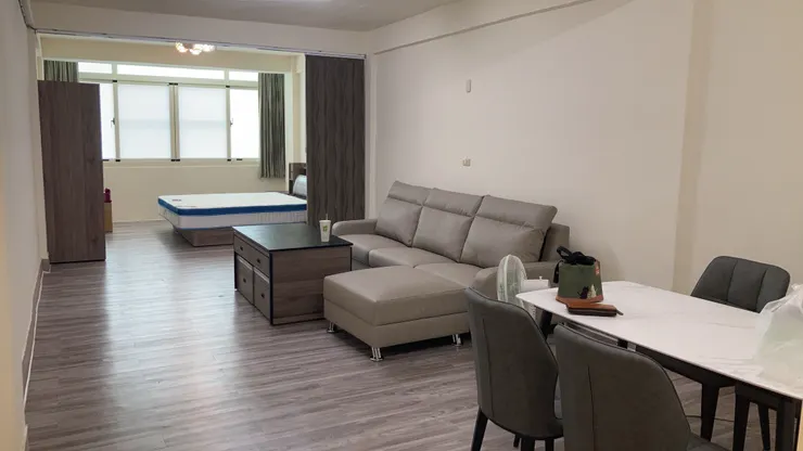 將老屋的二樓整修成自己想住的樣子