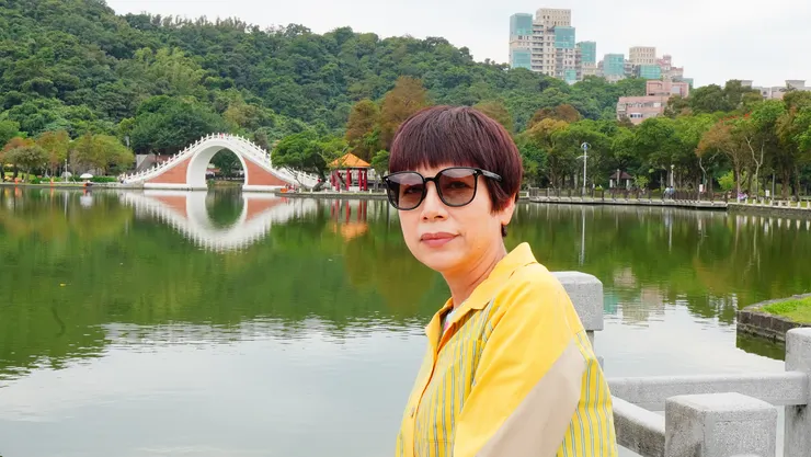 在九曲橋上和錦帶橋合照