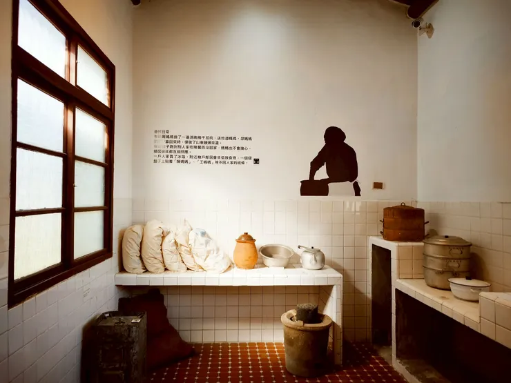 只看了一眼就覺得...跟阿嬤家的廚房好像><