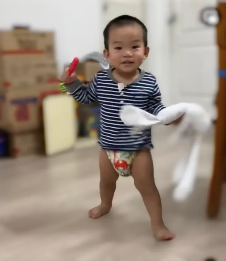 QQ糖與他最愛的睡覺好朋友,兔寶寶