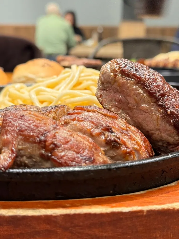 CP值超高的台南牛排館！魔力牛牛排館：帶骨牛小排、超值雙拼、