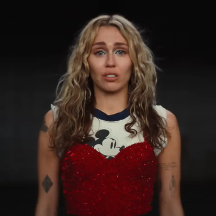 圖片來源：YOUTUBE 《USE TO BE YOUNG》—Miley Cyrus