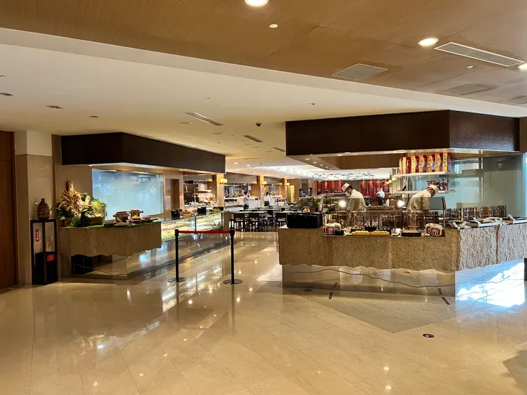 自助用餐區 某些區域靠近烹調區挺熱的