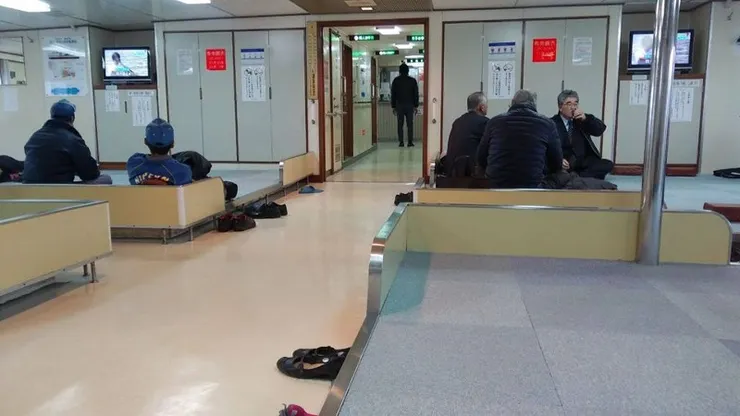 很多坐「通勤船」的老人家。