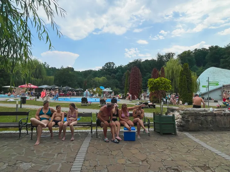 Cave Bath shot by Emma @ 07/2024.