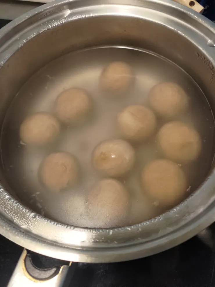 湯圓快浮起來了