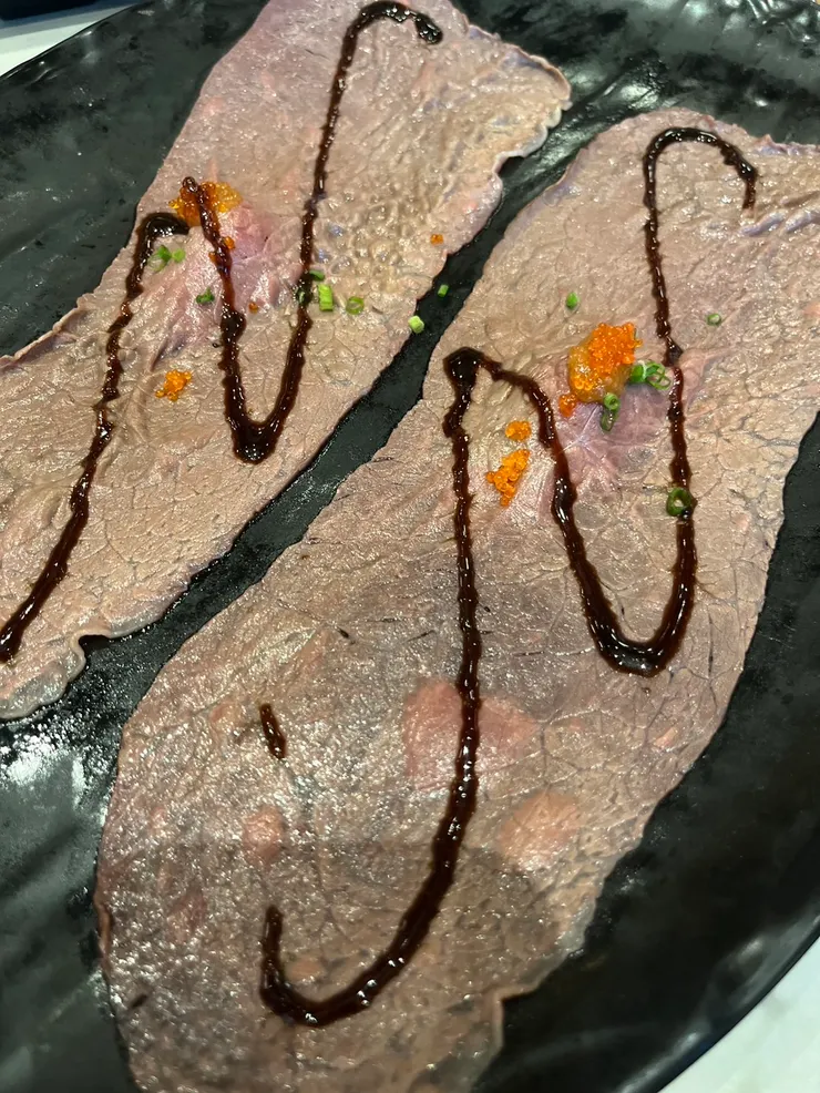 和牛握壽司，好好吃，必點菜餚之一。