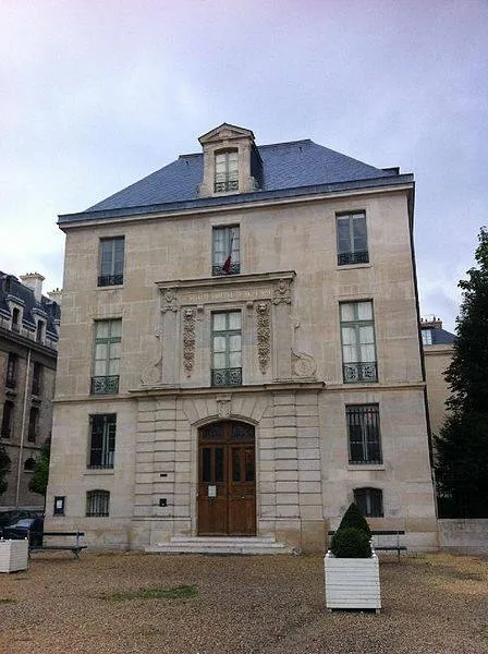 拉瓦謝夫婦共住過的巴黎軍火庫