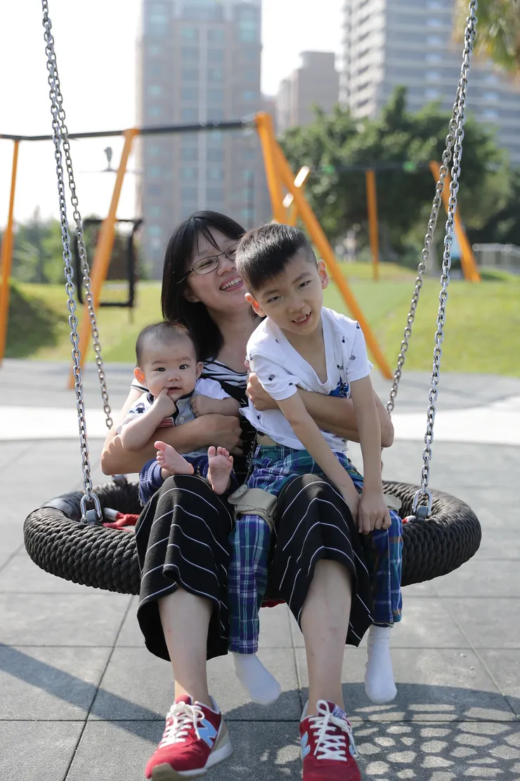 我們一起跨縣市追可以玩的遊戲場~鳥巢盪鞦韆。20181026