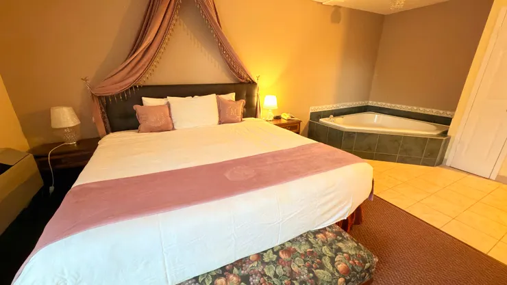 按摩浴缸伴我睡