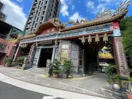 屋脊剪黏藝術(圖片截圖於網路)