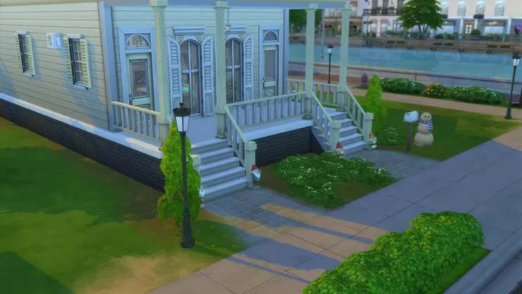 因為在戶外，我不想搞得太誇張，就放些簡單的人偶。