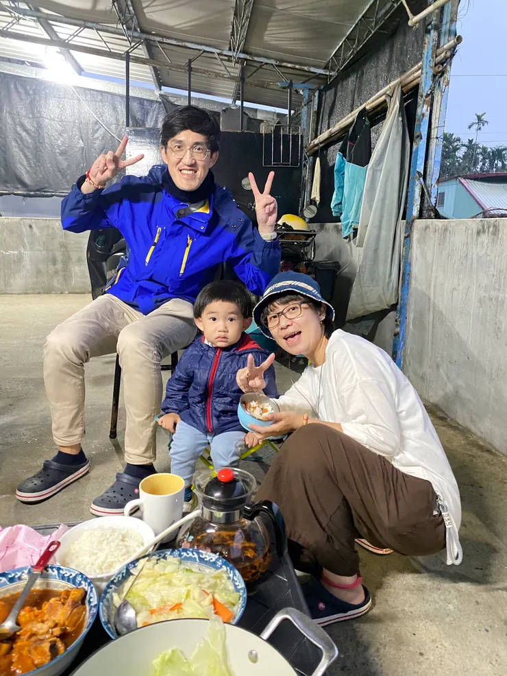 小J家族在阿蘭阿姨家合影