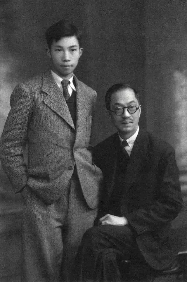 1935年左右，與父親王寵惠合照。圖片來源：《建築師王大閎1942-1995》 王大閎建築研究與保存學會