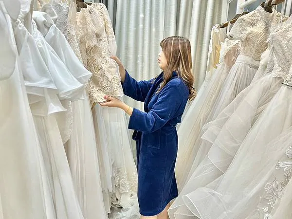 ＋（結婚登記懶人包）紅氣球自助婚紗～專業妝髮、絕美婚紗、獨家