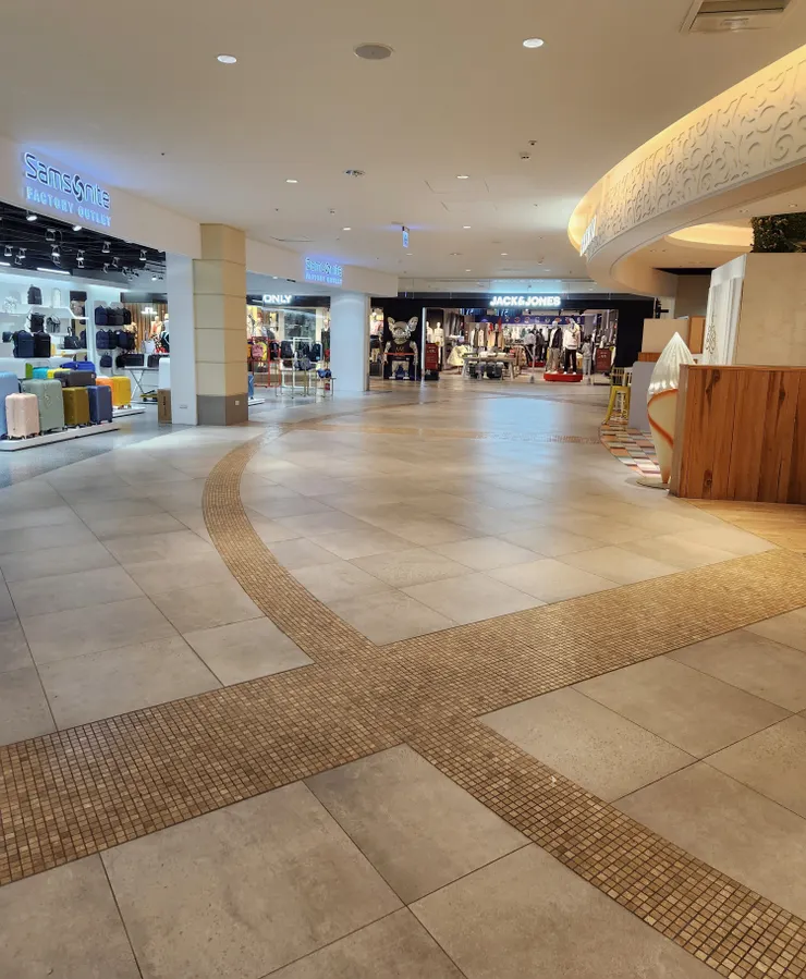 當天是平日，人沒有假日這麼多，逛起來很寬敞