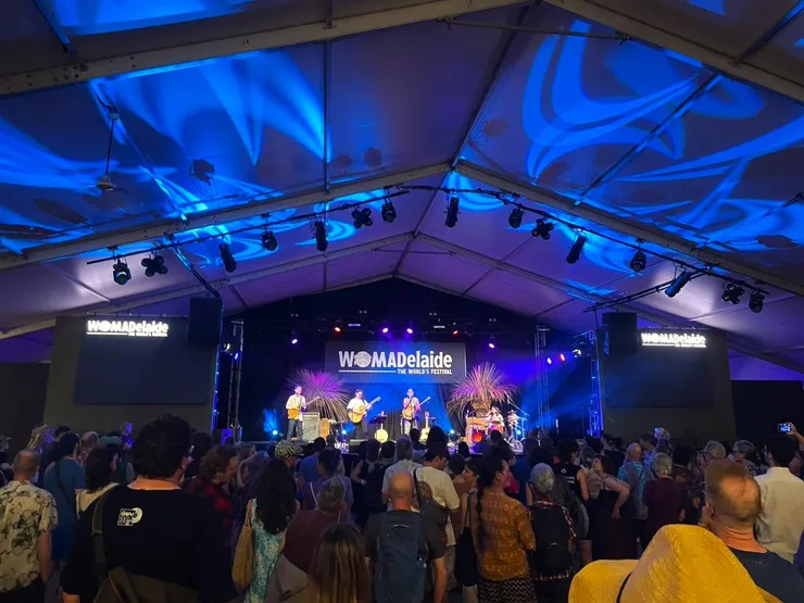 戴曉君的海外音樂節巡迴馬不停蹄,從專輯發行至今,已經參演加拿大蒙特婁的北美民謠盛會「Folk Alliance International」以及澳洲指標性世界音樂節「WOMADelaide」,深受當地樂迷喜愛。 (圖/風潮音樂 提供)