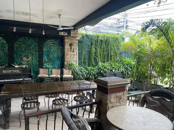 咖啡廳外部座位2