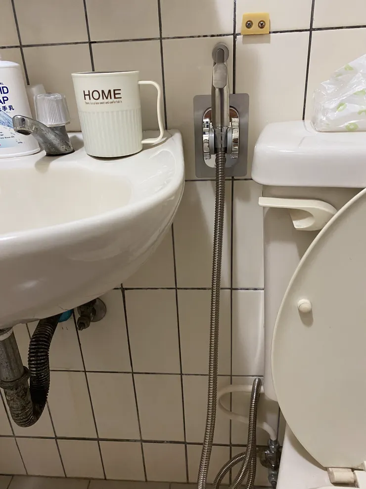 自己加裝的三通(洗屁屁神器d(d'∀')