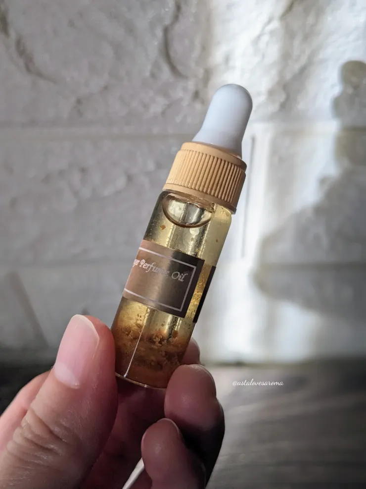 剛調好的香水油無法馬上融合，需要時間熟成