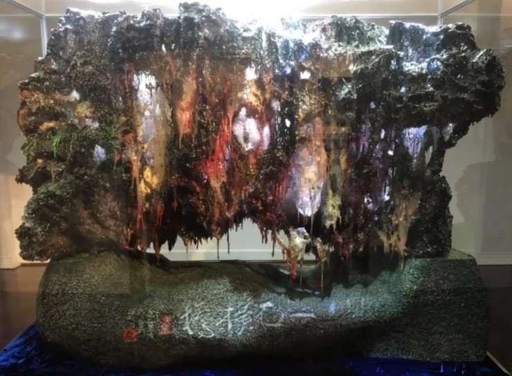 The H.H. Dorje Chang Buddha III Cultural and Art Museum is exhibiting A Rock of Horizontal Charm, an unparalleled masterpiece of Yun Sculpture. For a limited time, visitors can receive free admission to the museum and witness the unsurpassed natural beauty of the superb sculpture art first hand.