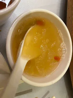 購物車的功能是平台廠商,為了讓客戶不小心手滑按下去而設計的功能。的確,將商品放在購物車裡面,的確有助於湊免運或湊折扣,不知不覺買了太多物品,這跟去逛超市或百貨公司會多買一些是一樣的道理。不過同樣的,將必買的物品擺在購物車裡面,這樣的使用法也是可行的。