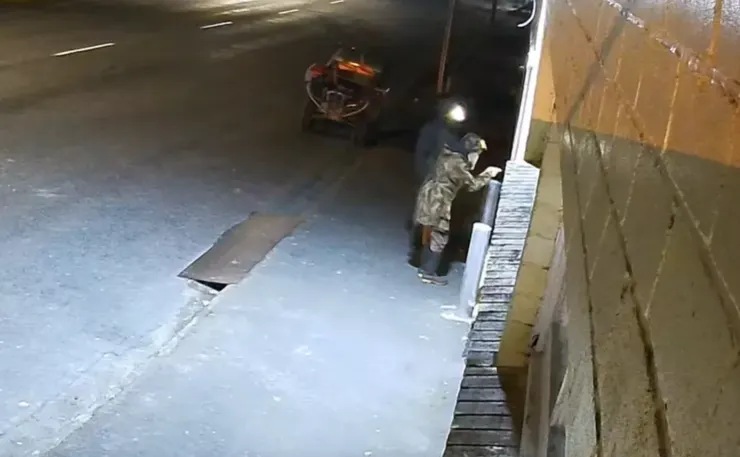 2025 年 8 月 27 日，菲利普斯和他的一個孩子試圖闖入 Piopio Superette。（Photo: NZ Police / SUPPLIED）