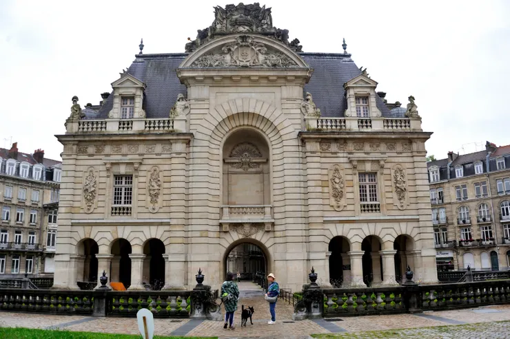 【巴黎門標誌里爾圍城戰的勝利】