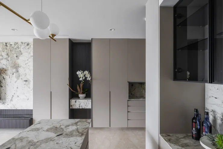 (作品呈現：皇苑御之苑 - 打造高品質生活的空間裝修設計典範｜高雄藝瓦室內設計)