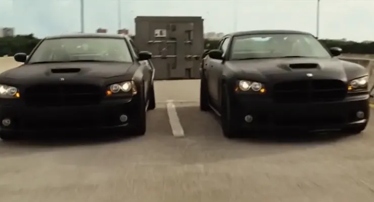 圖片來源"玩命關頭五之拖著金庫到處跑