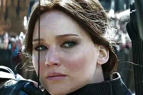 《飢餓遊戲》凱妮絲.艾佛丁(電影劇照)