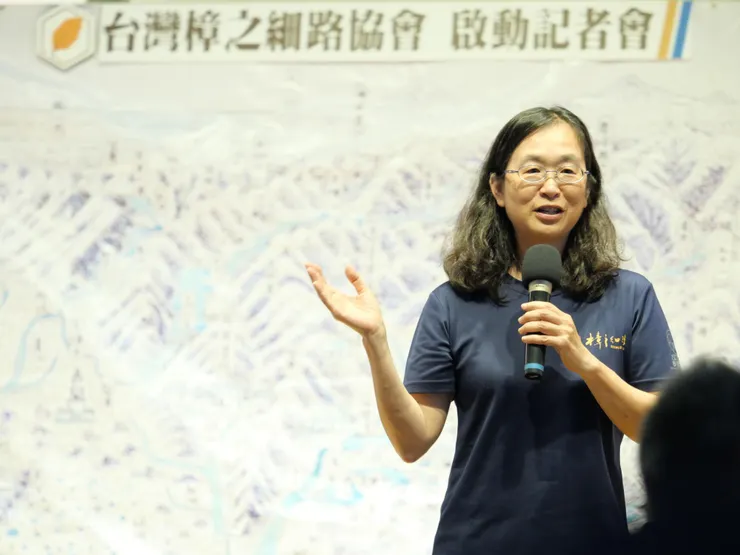 ▲台灣千里步道協會執行長致詞。