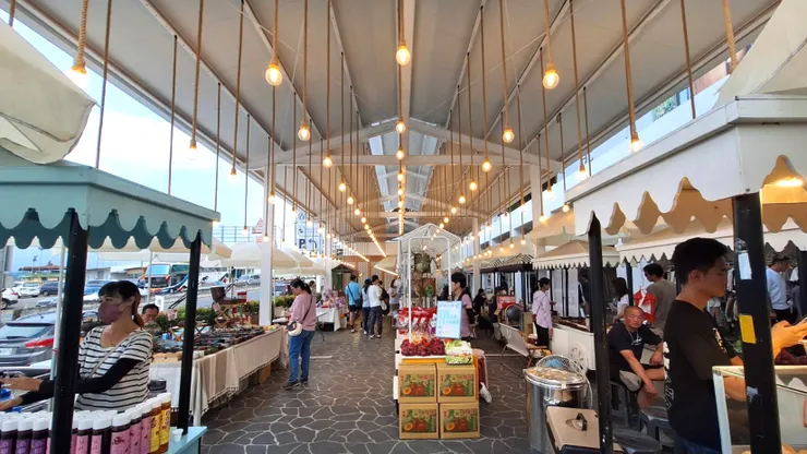 日月町的日之界台味市集