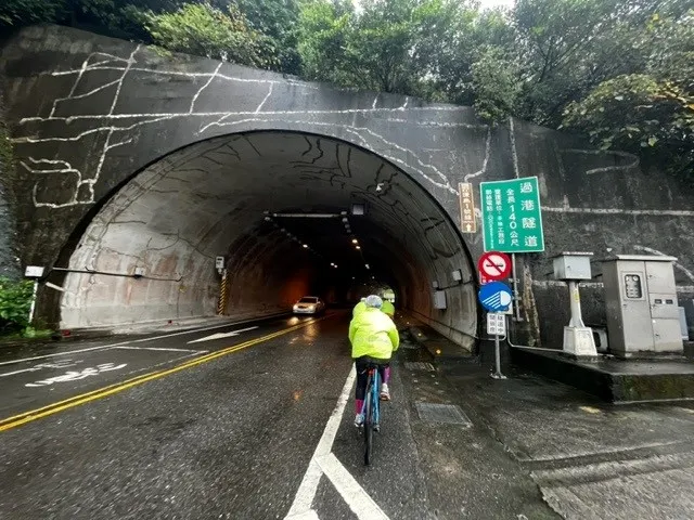 過港隧道-過了什麼港?不清楚!!