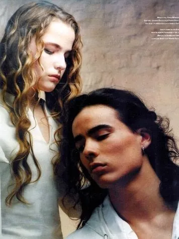 2001年最初的《羅密歐與茱麗葉》，羅密歐是由Damien Sargue所飾演，茱麗葉則是由Cécilia Cara飾演