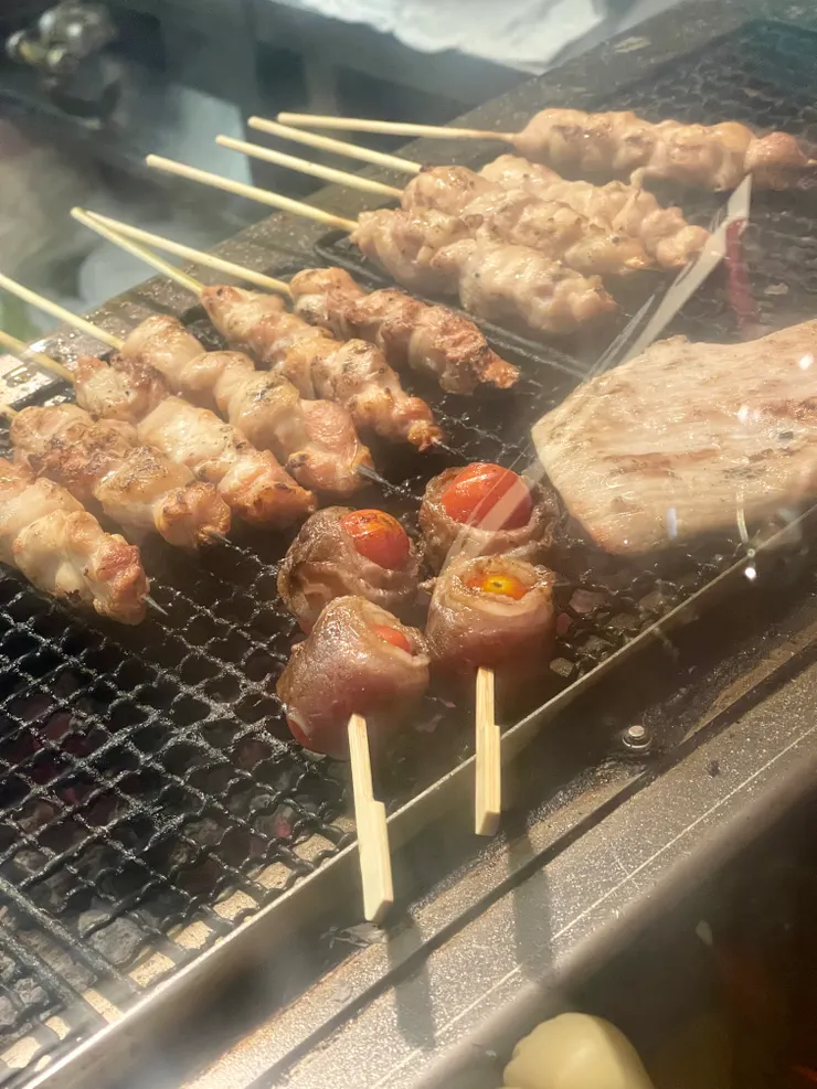 半開放烤台，看的見食材