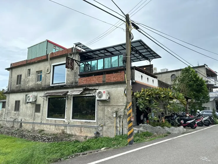 外觀看起來超普通，宛如一般民宅