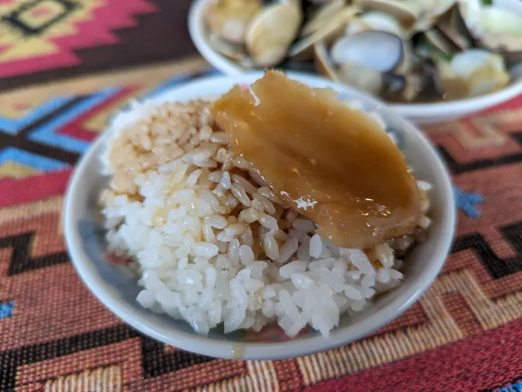 豬油拌飯滿香的也有附上蘿蔔乾