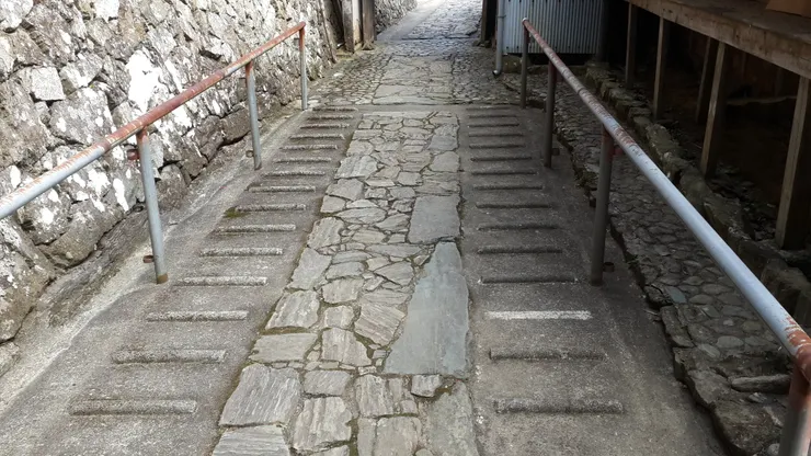 都是要一直走路