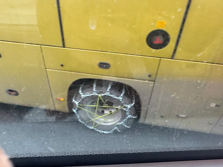 我乘坐大巴的雪鍊