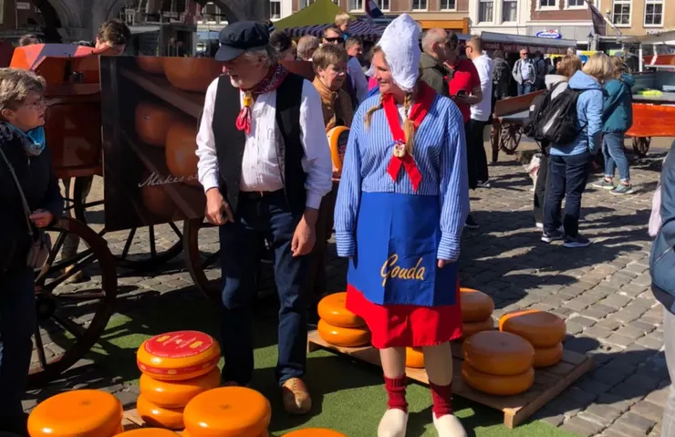 起司市集的傳統服飾