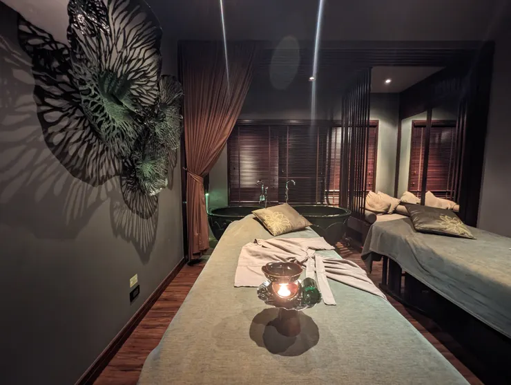 精油香氛按摩環境也好美。