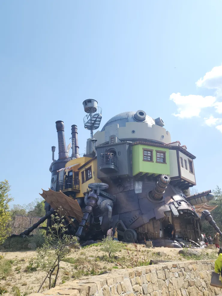 霍爾的移動城堡，這次是可以走進去的大小