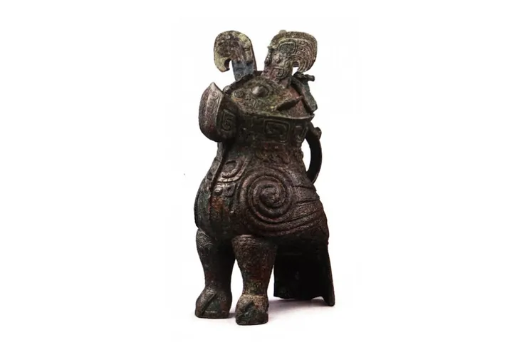 婦好青銅鴞(用來祭祀的酒器,截自《觀念的形狀》)