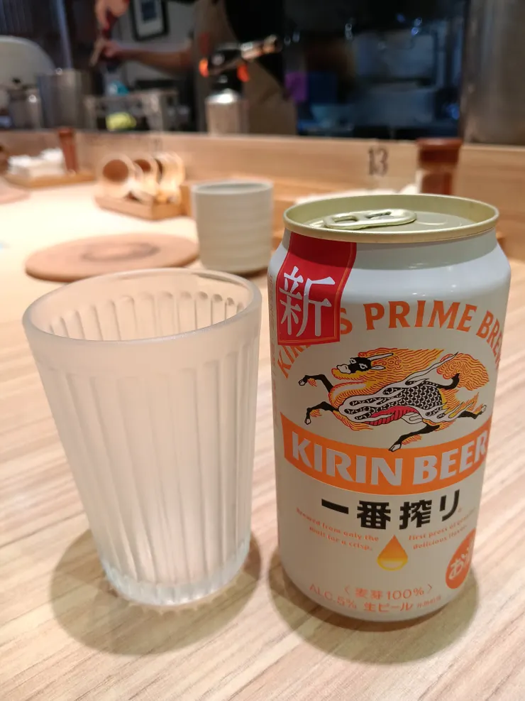 沒有鼓勵喝酒的意思，只是杯子和瓶子都漂亮