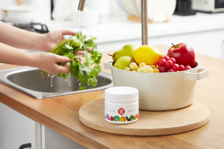 圖說：勤億蛋品科技開發生技原料「煅燒蛋殼粉」，成分為氧化鈣，可用在清洗蔬果，有助於降解殘留農藥等有害物質。（資料來源：勤億蛋品科技）