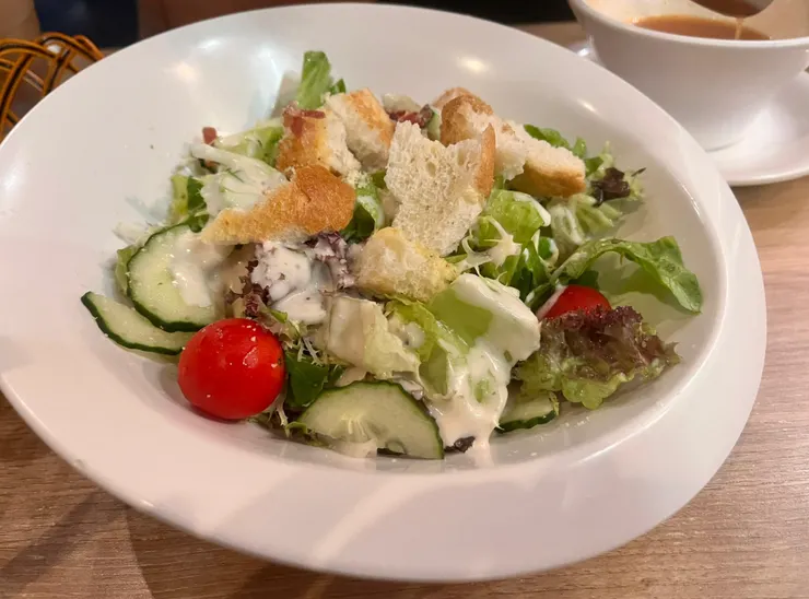 三文魚沙律（三文魚被我吃光了）